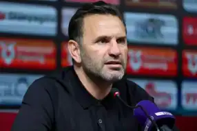 Galatasaray'da Okan Buruk'un Geleceği Tartışılıyor