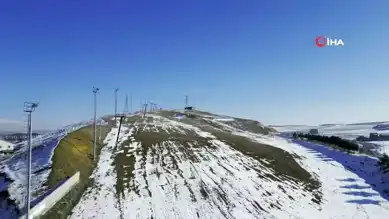 Ağrı'daki Küpkıran Kayak Merkezi'nde Kar Eksikliği Sezonu Erteledi