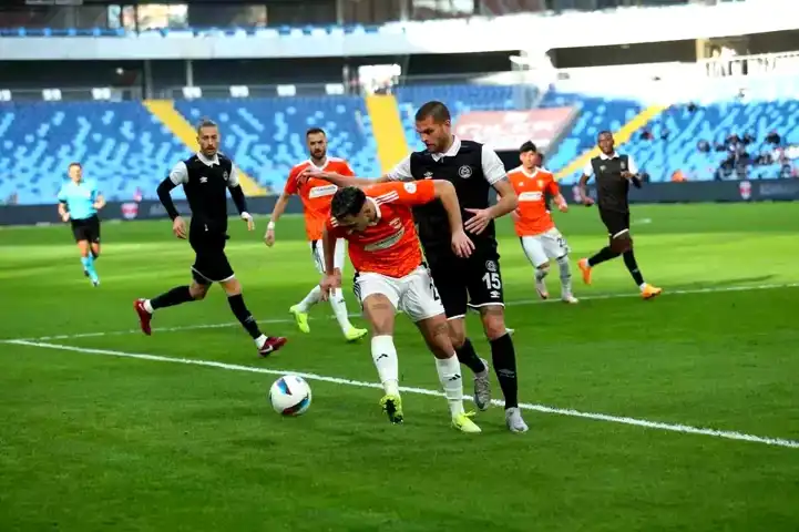 Adanaspor, Manisa FK'yı Evinden 2-1 Yendi!