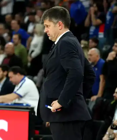 Anadolu Efes, Kızılyıldız'ı Evinde Yendi!