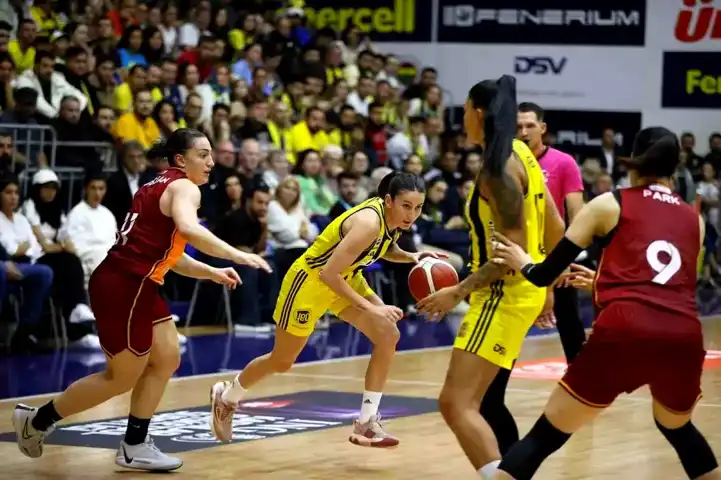 Galatasaray-Fenerbahçe Derbisi Yarın!