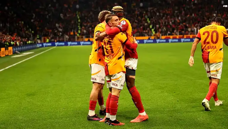 Galatasaray, Ajax'a Karşı Kader Maçı! İlk 8 Hedefi