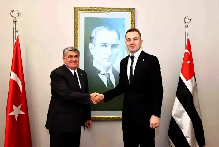 Mert Günok, Beşiktaş'ta 2+1 Yıl Daha!