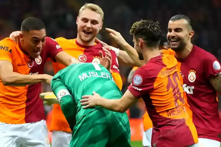 Nelsson, Roma'ya Transfer Oluyor! Galatasaray Ne Kazanacak?