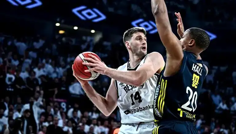 Beşiktaş, Fenerbahçe'yi Deviremedi!