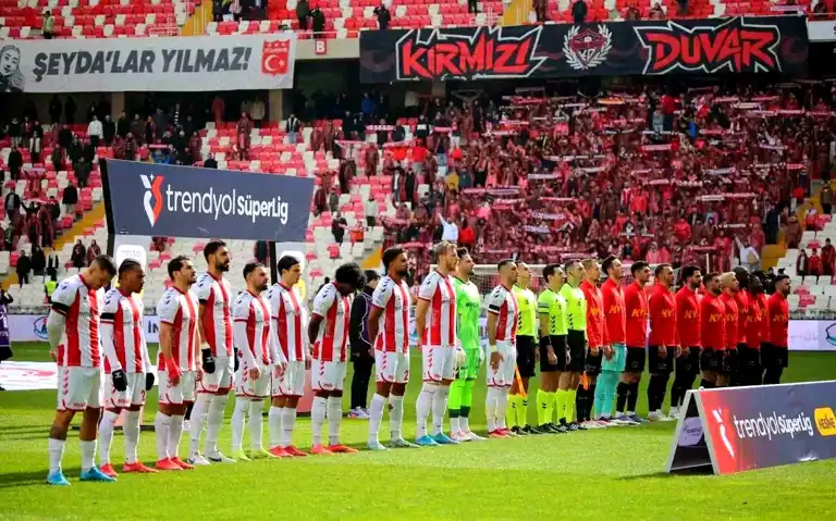 Sivasspor, Kayserispor'u Evinde 3-0 Yendi!