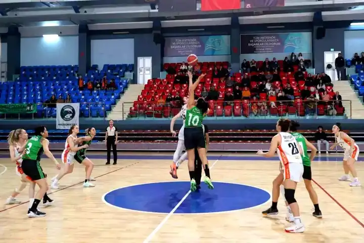 Unigen Düzce Atletik, Rakibini Mağlup Etti!